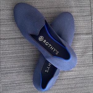 Navy Blue Rothy’s size 8.5